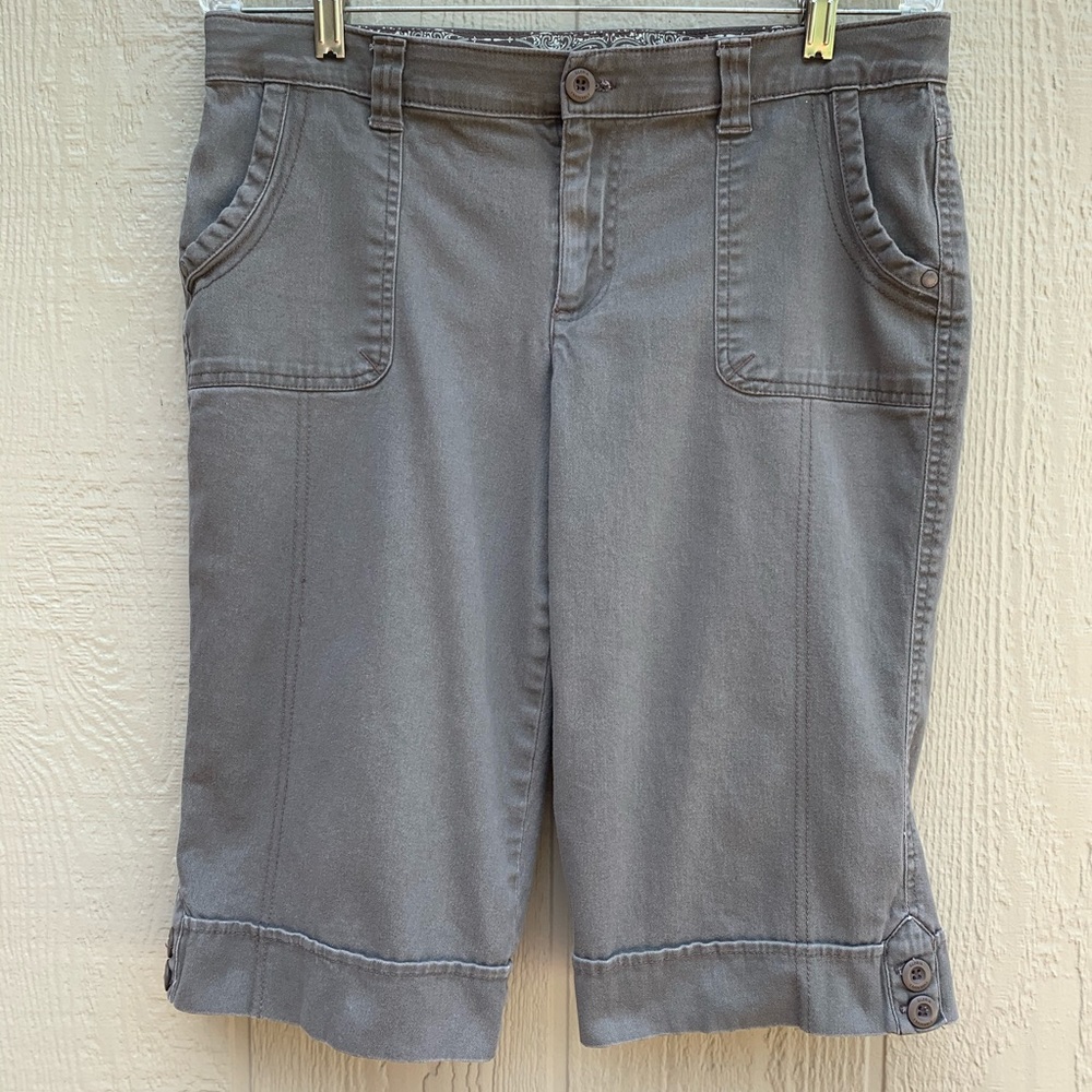 Gloria Vanderbilt Capri Shorts Size 6